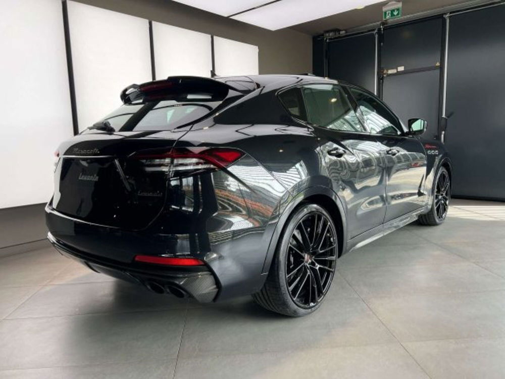 Maserati Levante nuova a Torino (8)