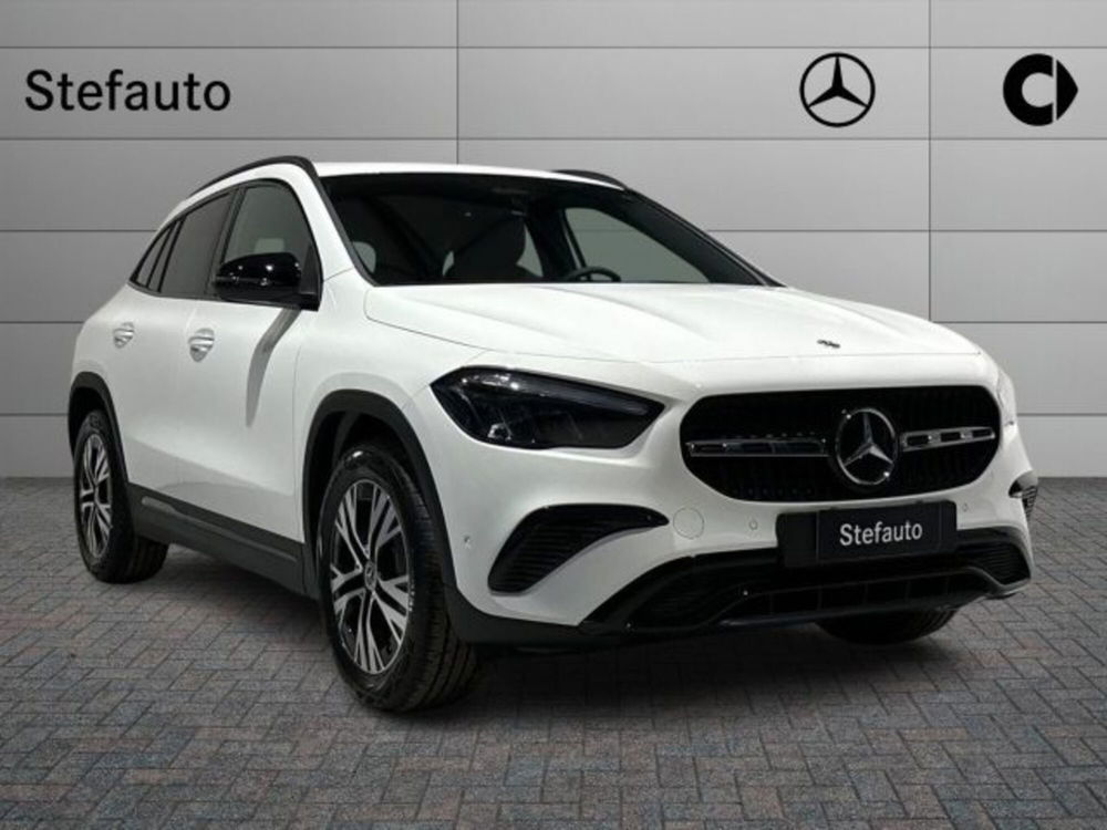 Mercedes-Benz GLA SUV nuova a Bologna