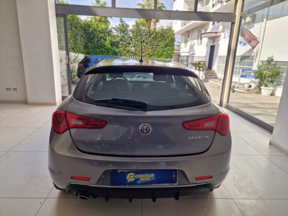 Alfa Romeo Giulietta usata a Napoli (7)