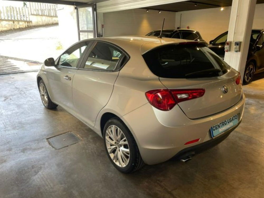 Alfa Romeo Giulietta usata a Perugia (6)