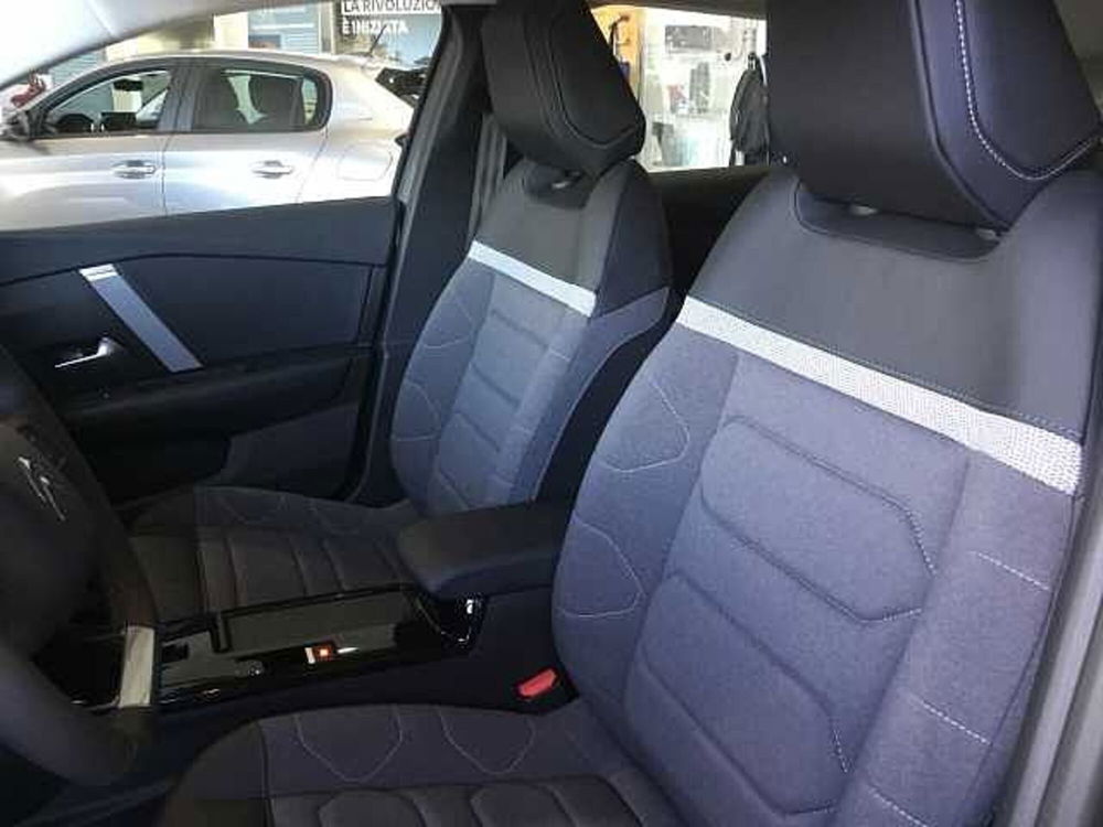 Citroen C4 nuova a Varese (7)