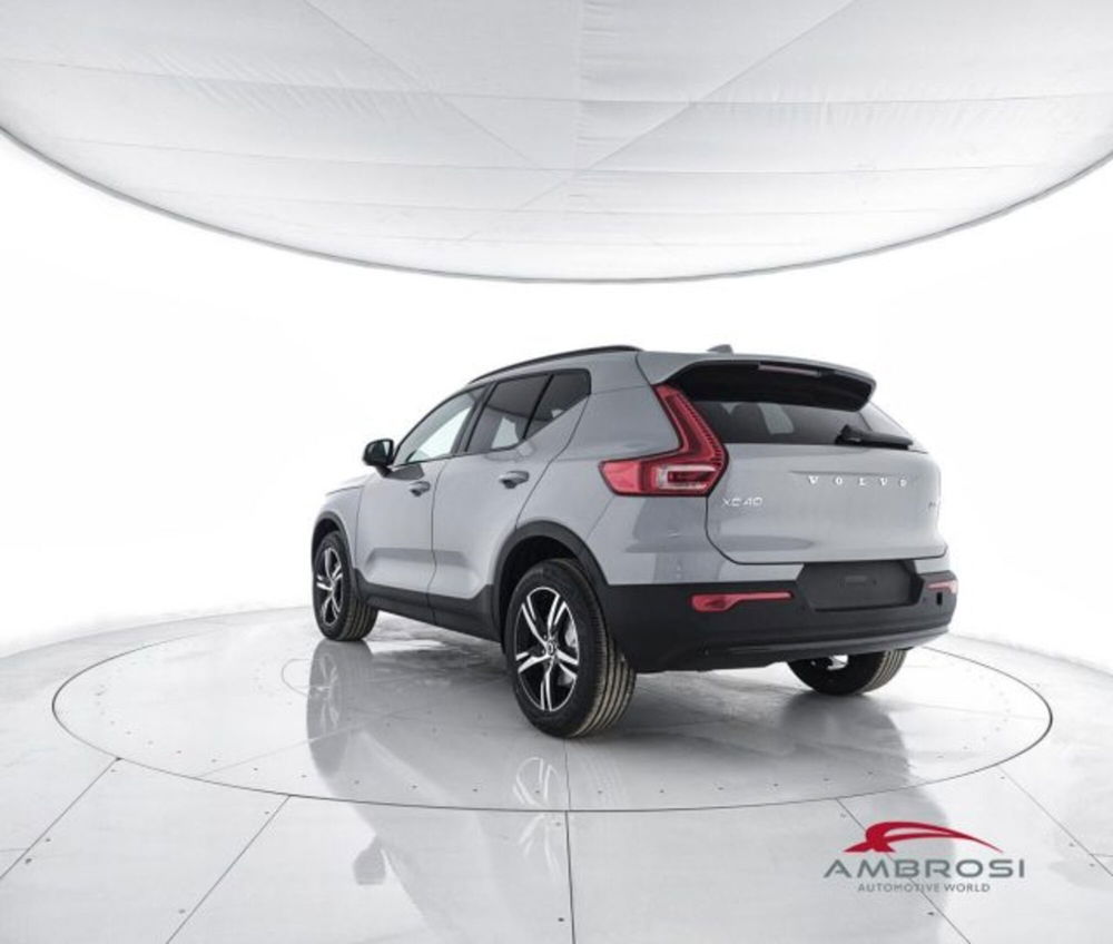 Volvo XC40 nuova a Perugia (4)