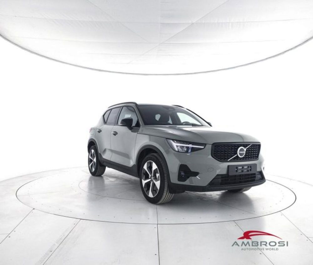 Volvo XC40 nuova a Perugia (2)