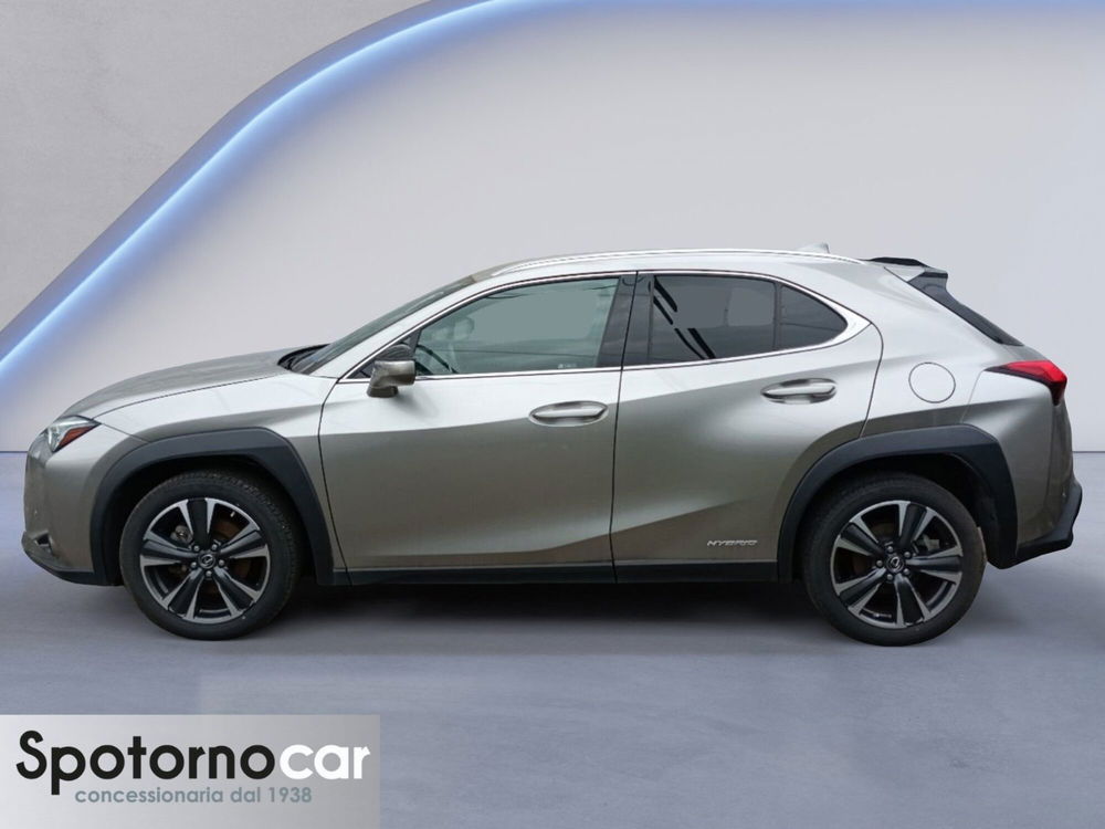 Lexus UX usata a Milano (3)