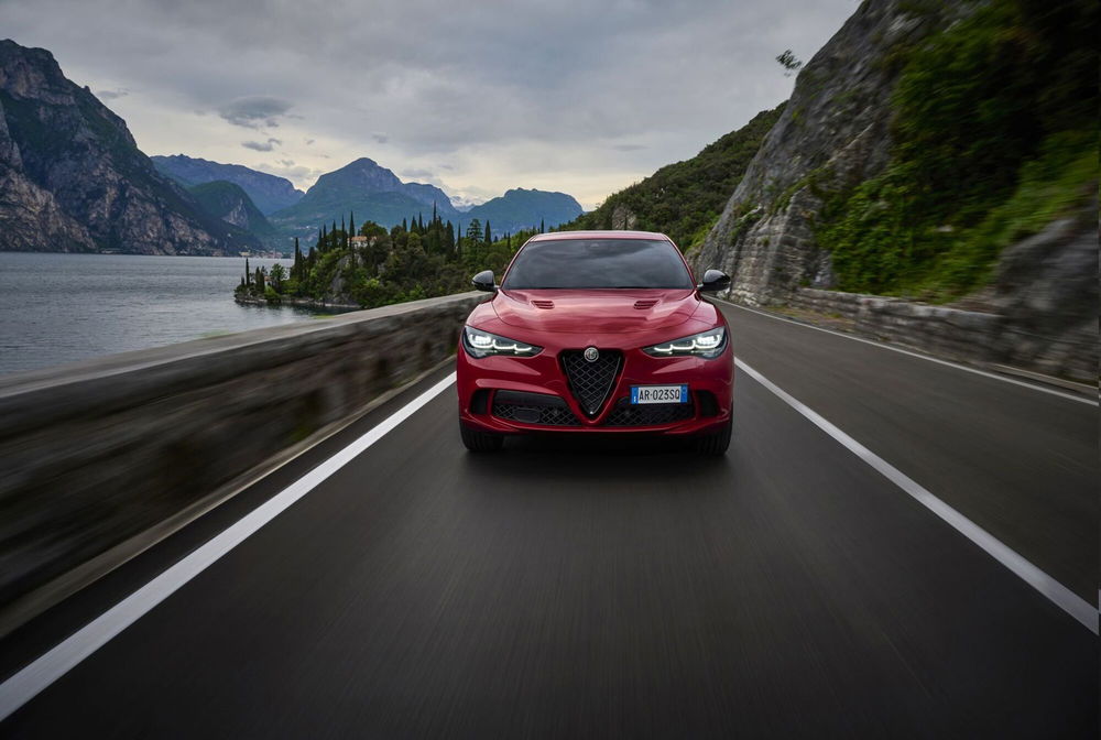 Alfa Romeo Stelvio nuova a Reggio Emilia (11)