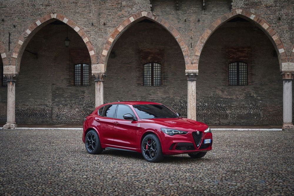 Alfa Romeo Stelvio nuova a Reggio Emilia (2)