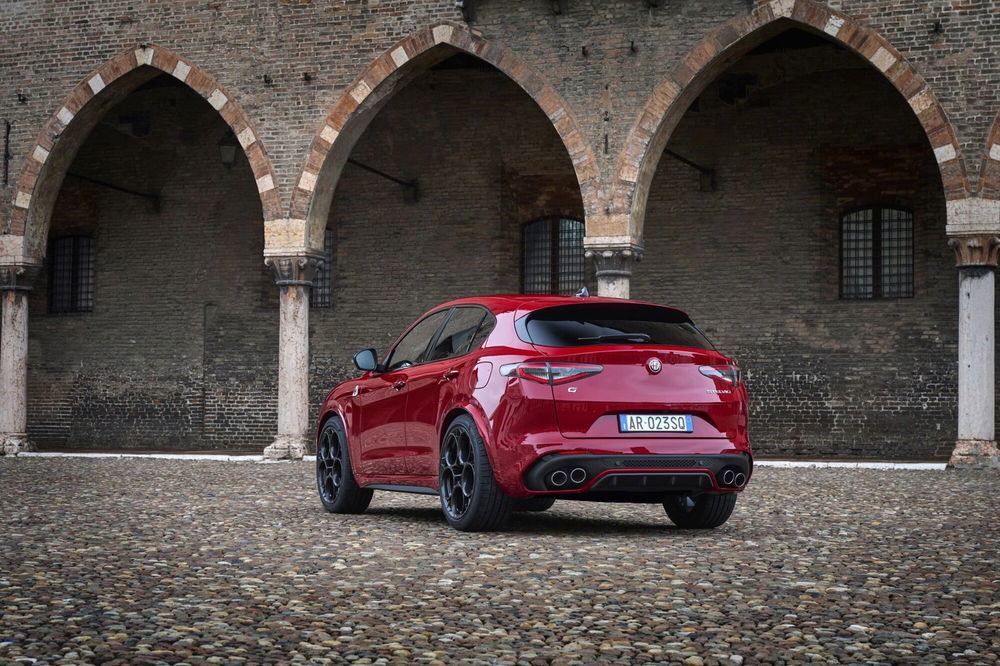 Alfa Romeo Stelvio nuova a Reggio Emilia (5)