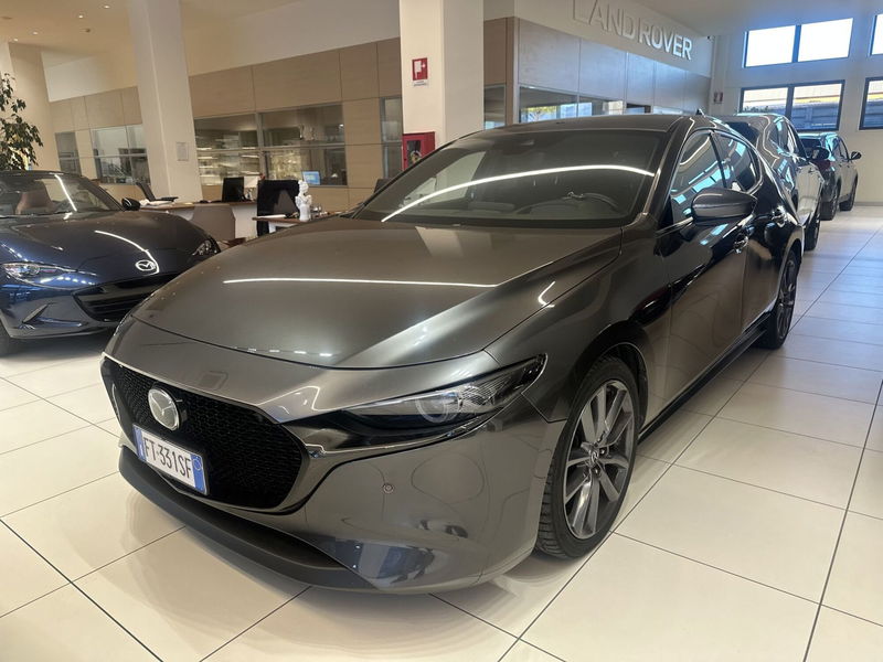 Mazda Mazda3 Hatchback 1.8L Skyactiv-D Executive  del 2019 usata a Latina