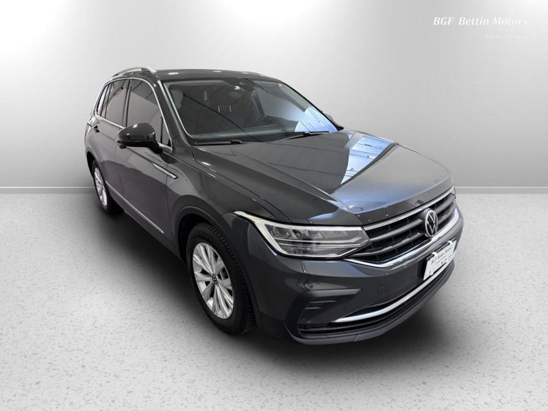 Volkswagen Tiguan Allspace 2.0 TDI SCR DSG 4MOTION Life del 2021 usata a Piove di Sacco