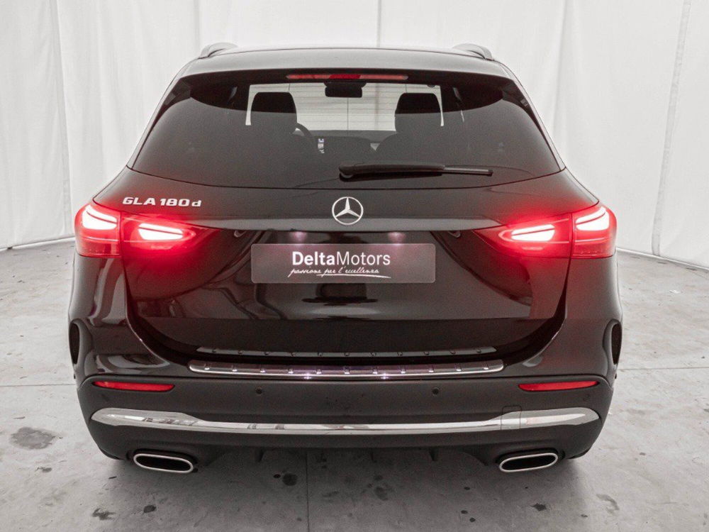 Mercedes-Benz GLA SUV nuova a Macerata (7)