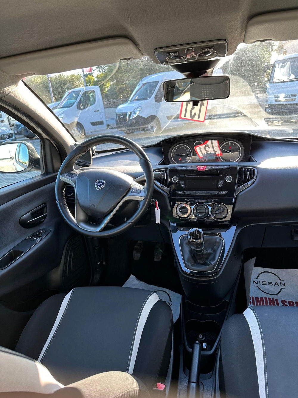 Lancia Ypsilon usata a Macerata (11)