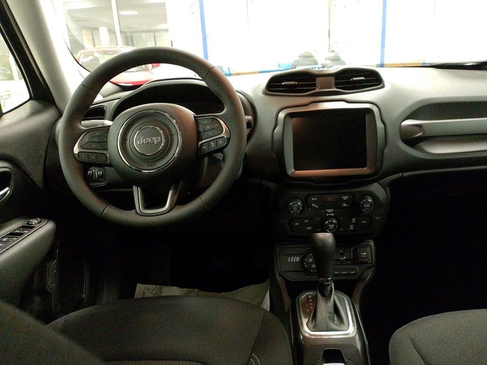 Jeep Renegade nuova a Lecce (19)