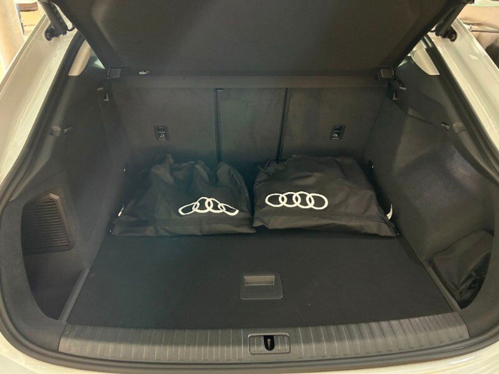 Audi Q3 Sportback nuova a Palermo (12)