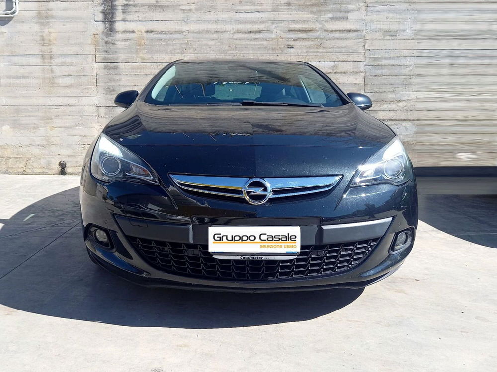 Opel Astra GTC usata a Salerno