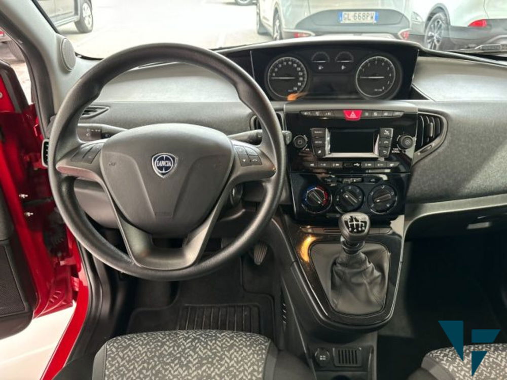 Lancia Ypsilon usata a Treviso (13)