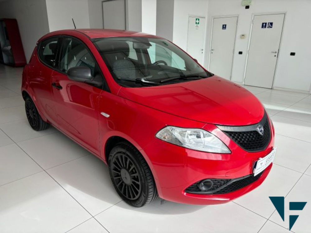 Lancia Ypsilon usata a Treviso (2)