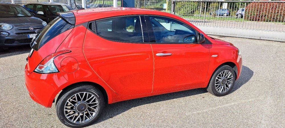 Lancia Ypsilon usata a Varese (14)