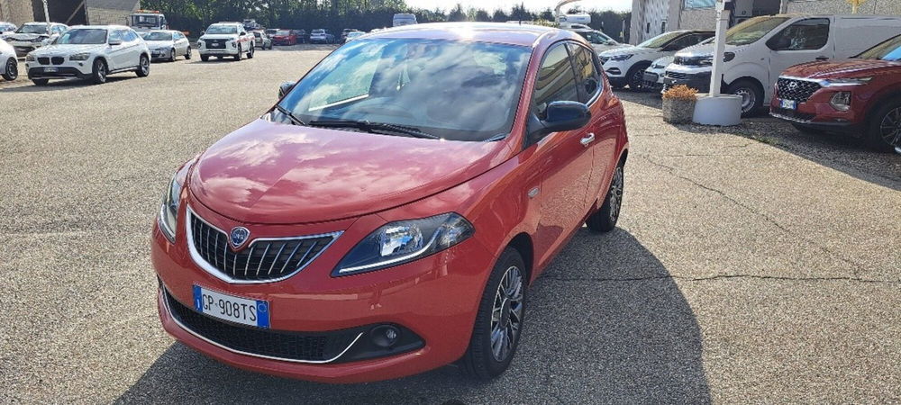 Lancia Ypsilon usata a Varese (16)