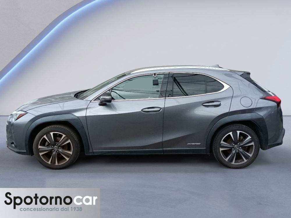 Lexus UX usata a Milano (3)