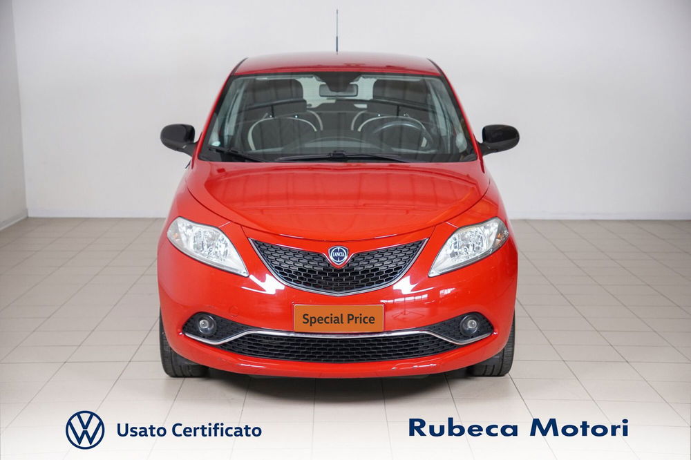 Lancia Ypsilon usata a Perugia (2)