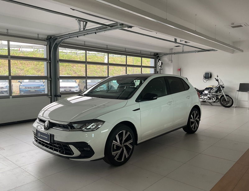 Volkswagen Polo 1.0 tsi R-Line 95cv dsg nuova a Salerno