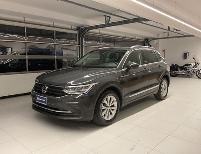 Volkswagen Tiguan 1.5 TSI ACT Life del 2021 usata a Salerno