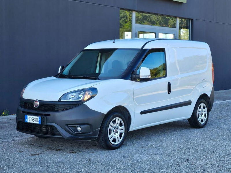 Fiat Dobl&ograve; Furgone 1.3 MJT PC-TN Cargo Lamierato SX 3 Posti del 2019 usata a Foggia