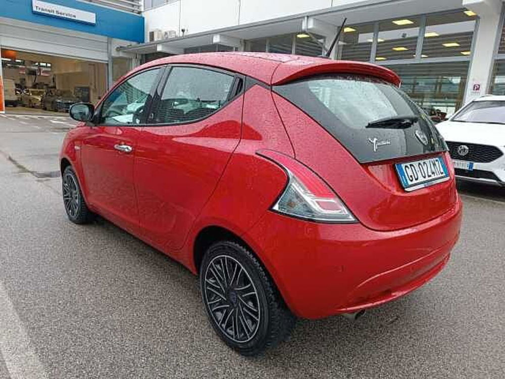 Lancia Ypsilon usata a Vicenza (10)