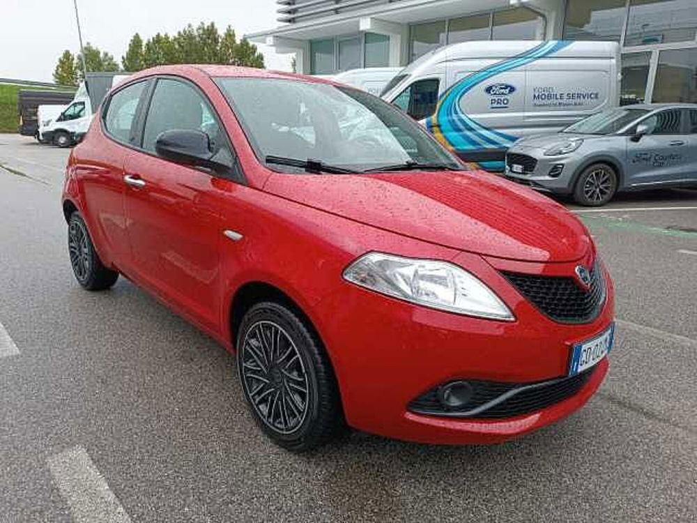 Lancia Ypsilon usata a Vicenza (11)