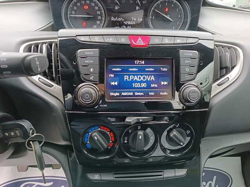 Lancia Ypsilon usata a Vicenza (7)