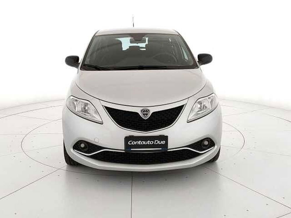 Lancia Ypsilon usata a Caserta (2)