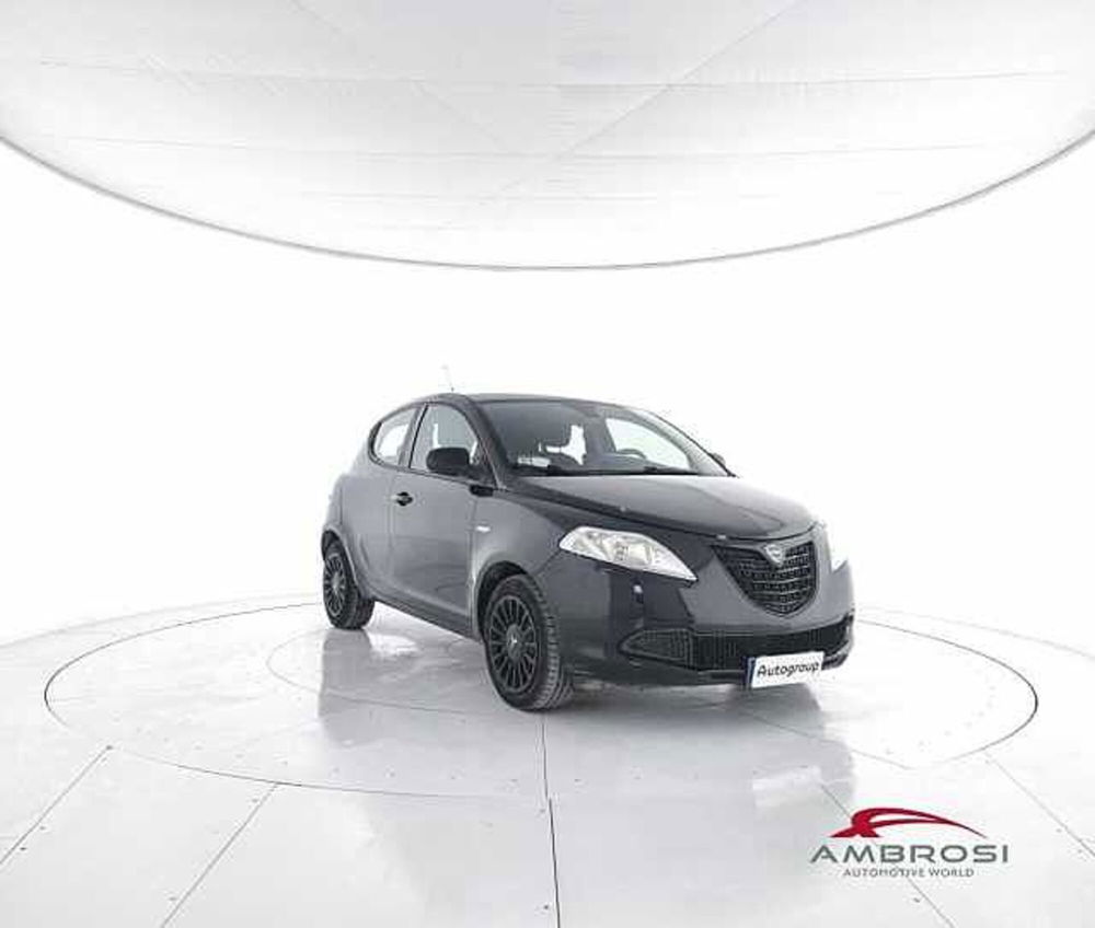 Lancia Ypsilon usata a Perugia (2)