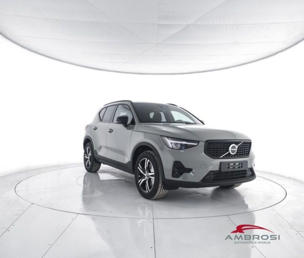 Volvo XC40 nuova a Perugia (2)