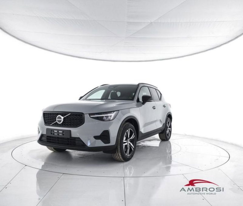 Volvo XC40 B3 automatico Plus Dark  nuova a Corciano