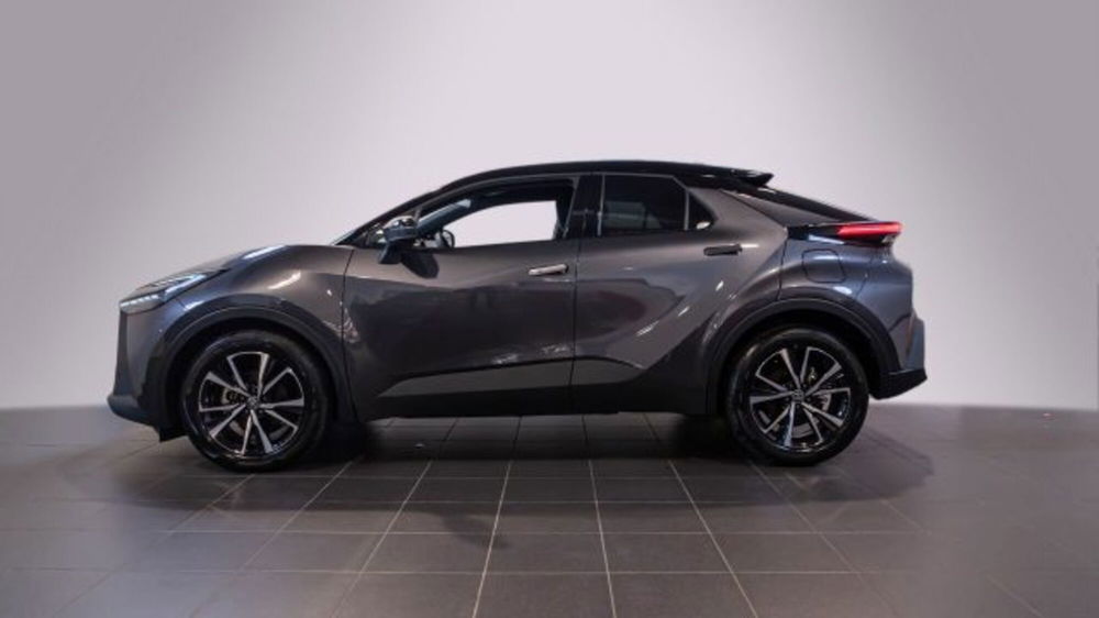 Toyota Toyota C-HR nuova a Padova (2)