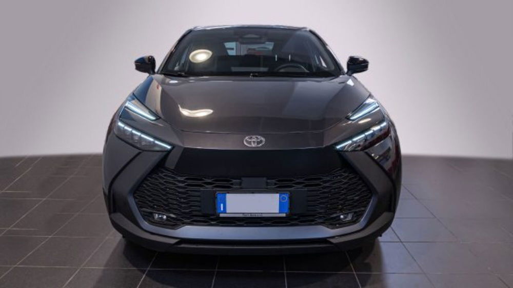 Toyota Toyota C-HR nuova a Padova (4)