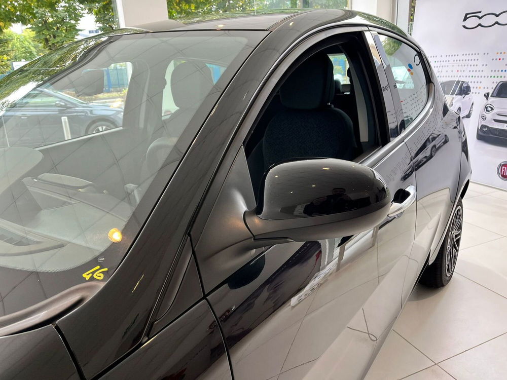 Lancia Ypsilon nuova a Milano (12)