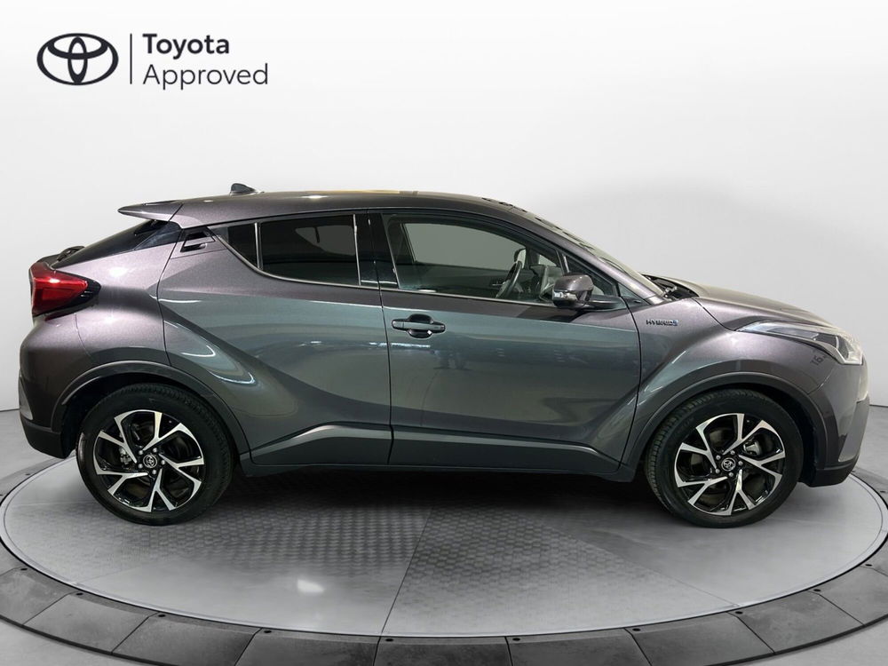 Toyota Toyota C-HR usata a Milano (14)