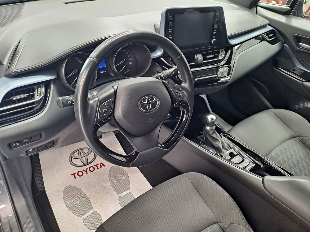 Toyota Toyota C-HR usata a Roma (17)