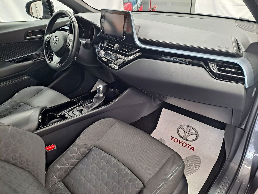 Toyota Toyota C-HR usata a Roma (6)