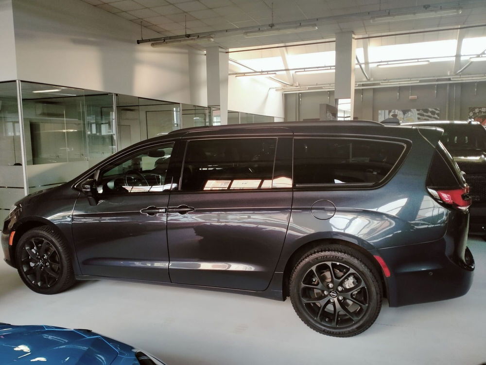 Chrysler Pacifica usata a Monza e Brianza (7)