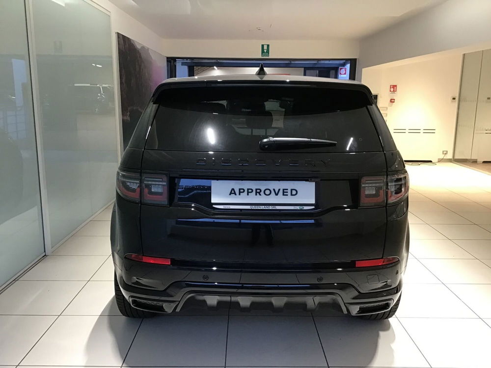 Land Rover Discovery Sport nuova a Genova (6)