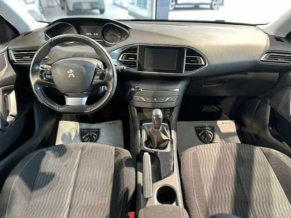 Peugeot 308 usata a Venezia (19)