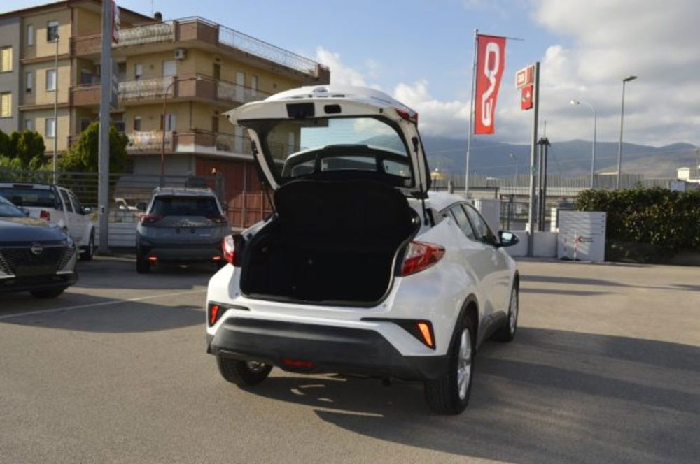 Toyota Toyota C-HR usata a Latina (7)