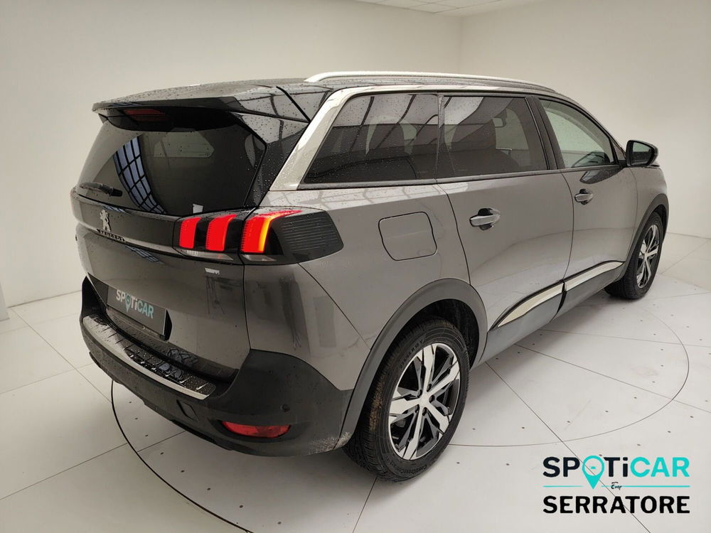 Peugeot 5008 usata a Como (5)