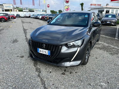 Peugeot 208 PureTech 100 Stop&amp;Start EAT8 5 porte Allure Pack  del 2023 usata a Milano