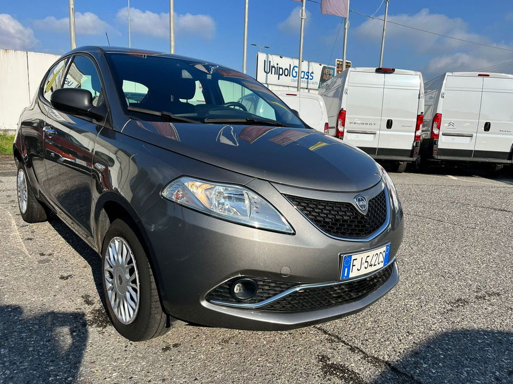 Lancia Ypsilon usata a Milano (3)