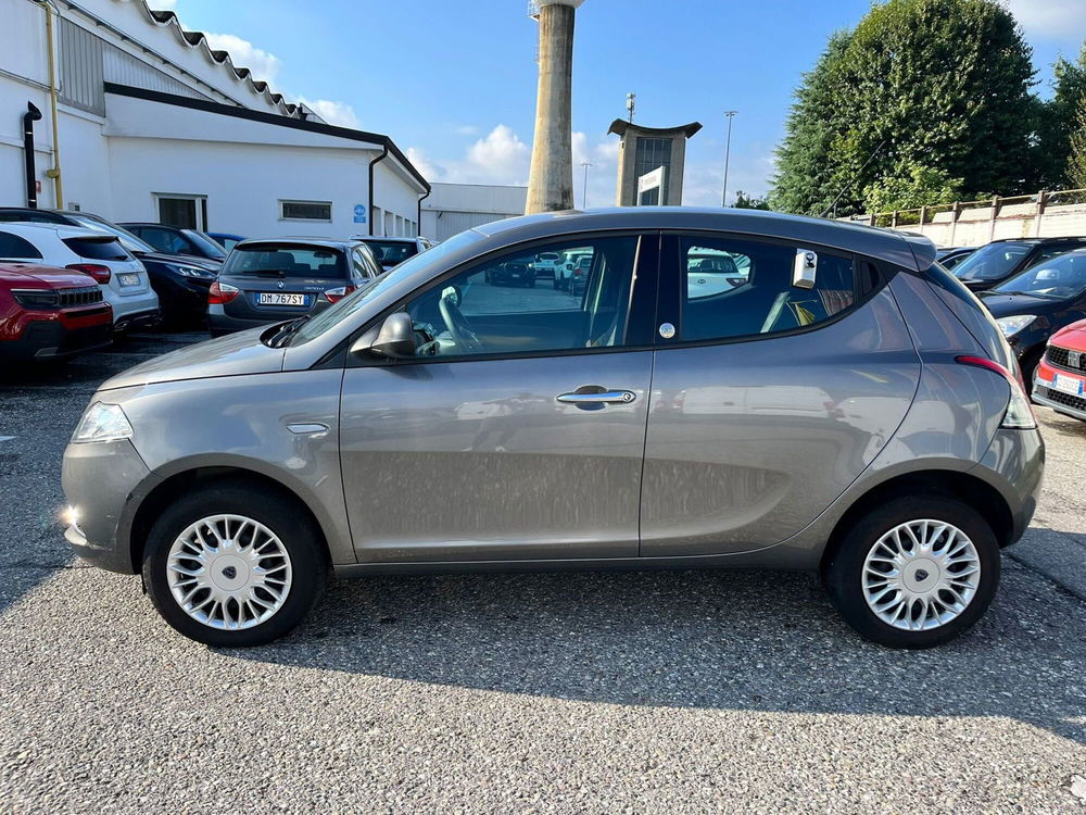 Lancia Ypsilon usata a Milano (4)