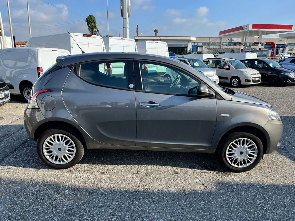 Lancia Ypsilon usata a Milano (5)