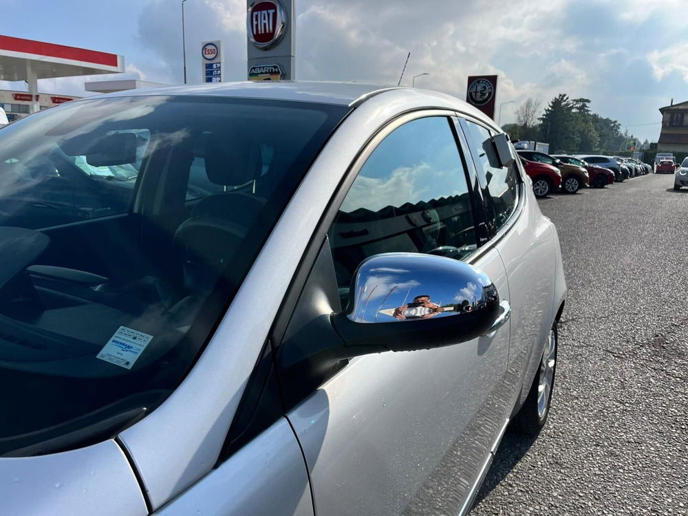 Lancia Ypsilon usata a Milano (10)